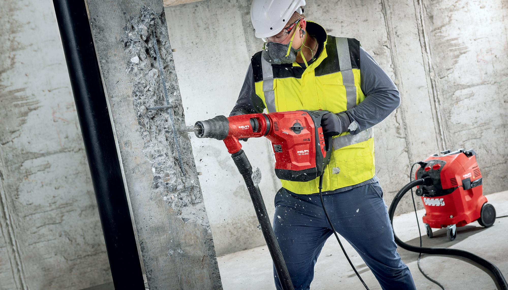 TE 70-ATC/AVR rotary hammer in action