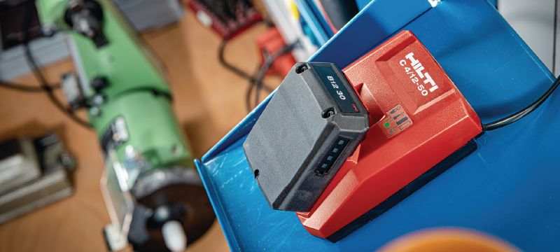 B 12-30 12V battery Compact and extra-light 12V Li-ion battery Applications 1