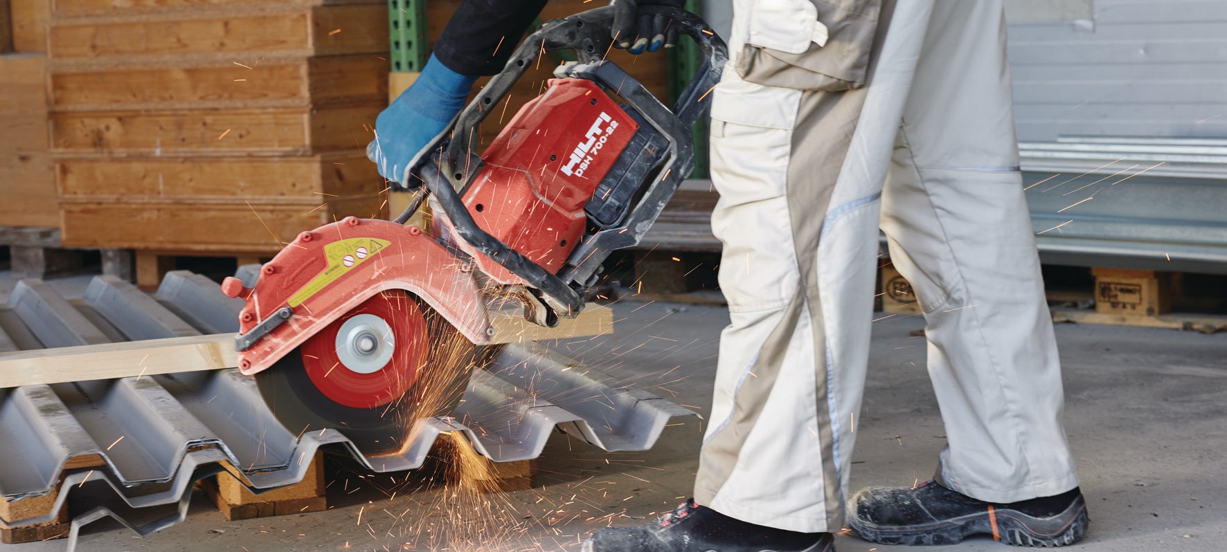 DSH 700 22 Battery cut off saw rear handle Concrete saws Hilti Australia