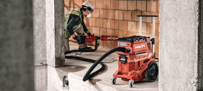 VC 40H-X H-Class dust extractor Powerful dust extractor with large container and push-bar for connection with power tools and jobsite clean ups (wet & dry), 30l tank Applications 1