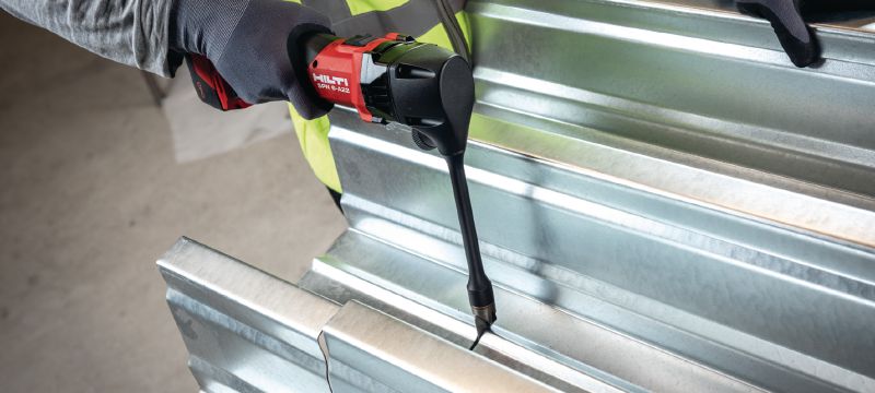 SPN 6-A22 Cordless nibbler Agile and versatile cordless nibbler for freeform cuts in virtually any corrugated and trapezoidal metal sheeting, as well as C, L and U profiles up to 2.0 mm (14 Gauge) thickness Applications 1