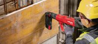 DX 6 MX Powder-actuated nailer with magazine Fully automatic powder-actuated nailer with magazine for fastening collated nails Applications 2