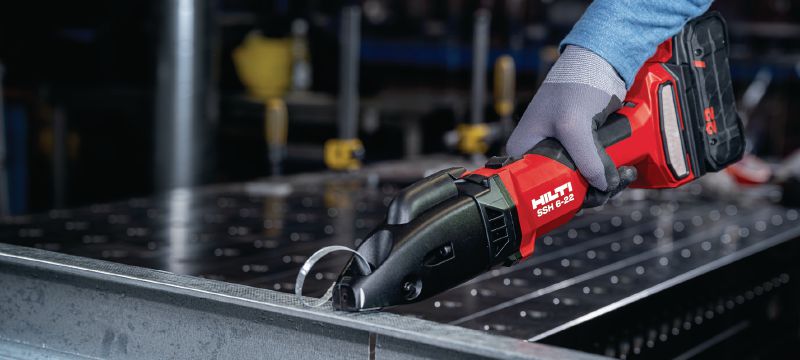 SSH 6-22 Cordless shears High-capacity cordless double-cut shear for fast cuts in sheet metal, profiles and HVAC duct up to 2.5 mm│12 Gauge (Nuron battery platform) Applications 1