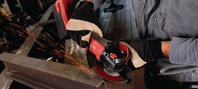 AG 125-A36 Cordless angle grinder Powerful 36V cordless angle grinder (brushless) for cutting and grinding with discs up to 125 mm Applications 1