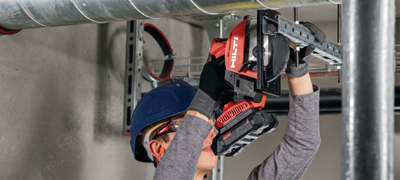 SC 4MR-22 cordless circular saw Cordless circular saw with minimised weight and size for overhead cuts up to 51 mm│2 depth (Nuron battery platform) Applications 1