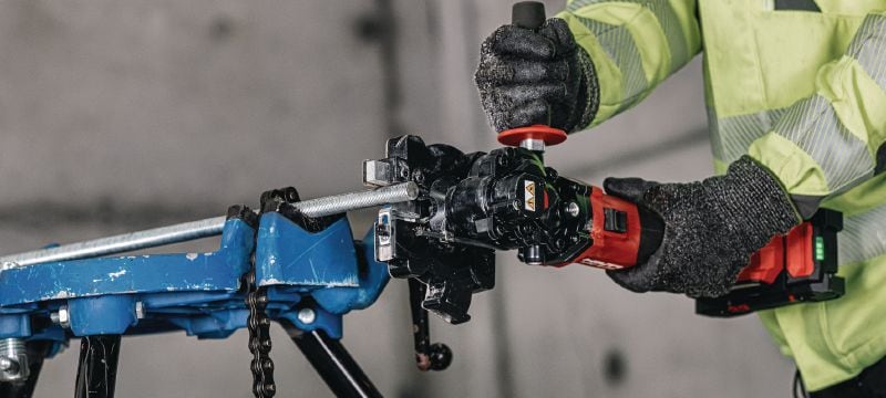 NRC 6-22 cordless reinforcing bar cutter Cordless reinforcing bar flush cutter for low spark cold cutting threaded rods and (25mm / #8) reinforcing bar (Nuron battery platform) Applications 1