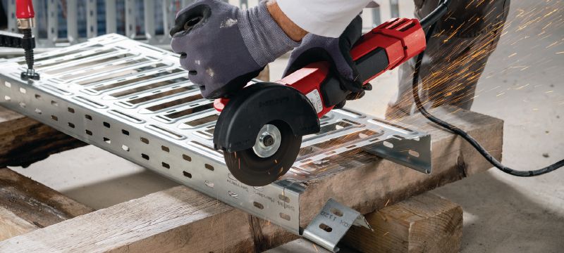 AG 125-20D angle grinder Brushless 2000W angle grinder with dead man’s switch for cutting and grinding in metal, concrete and masonry with discs up to 125mm Applications 1