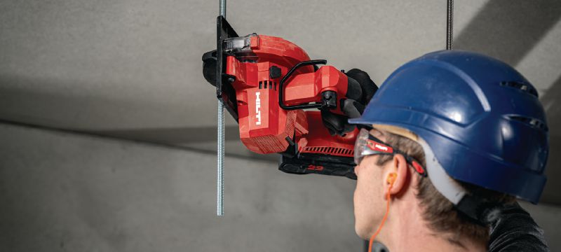 SC 4MR-22 cordless circular saw Cordless circular saw with minimised weight and size for overhead cuts up to 51 mm│2 depth (Nuron battery platform) Applications 1